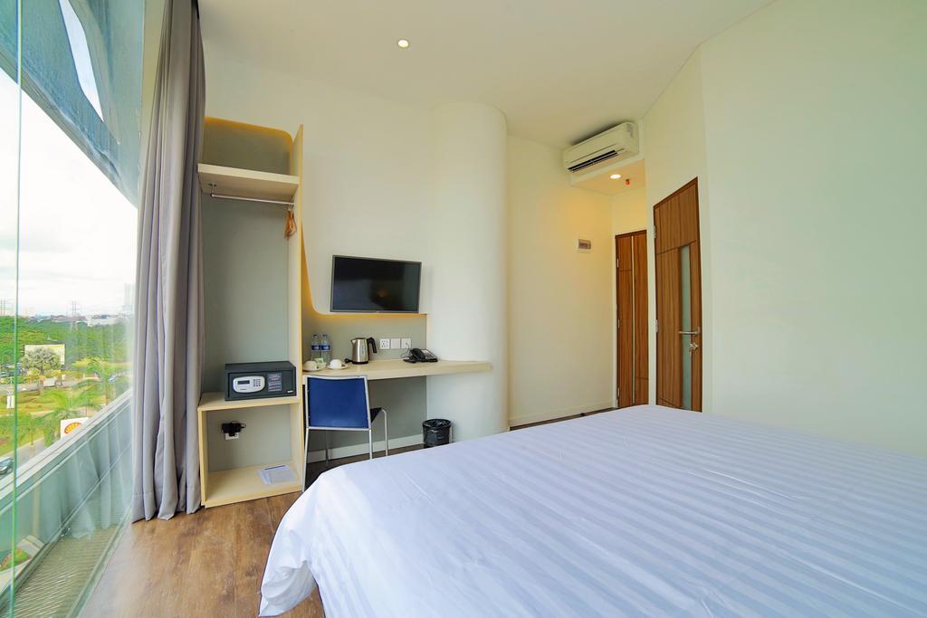 Ozone Hotel Pantai Indah Kapuk Jakarta Exterior foto
