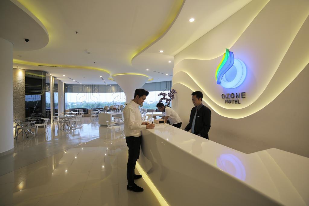 Ozone Hotel Pantai Indah Kapuk Jakarta Exterior foto