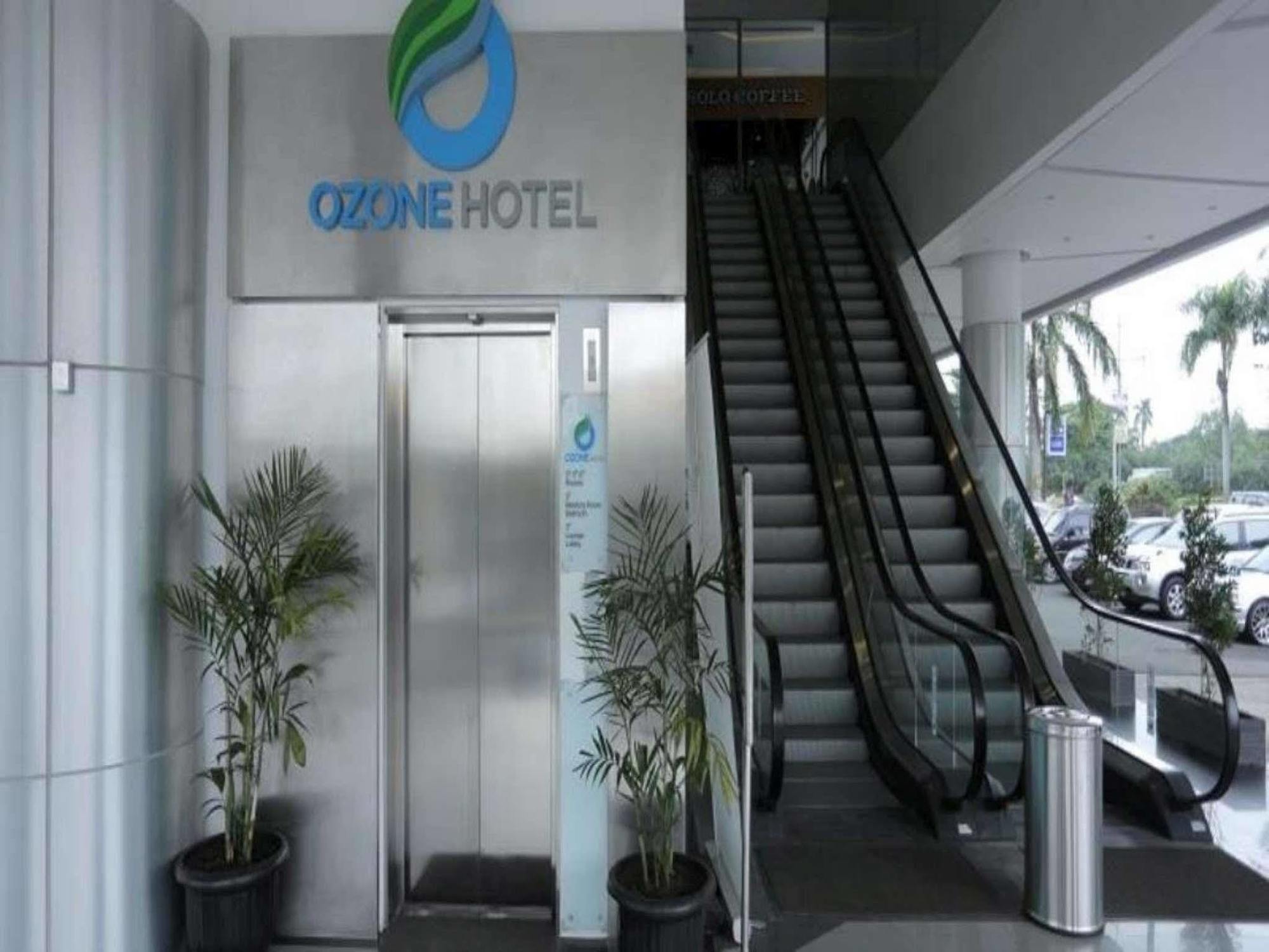Ozone Hotel Pantai Indah Kapuk Jakarta Exterior foto