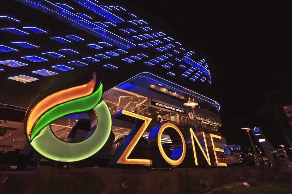 Ozone Hotel Pantai Indah Kapuk Jakarta Exterior foto
