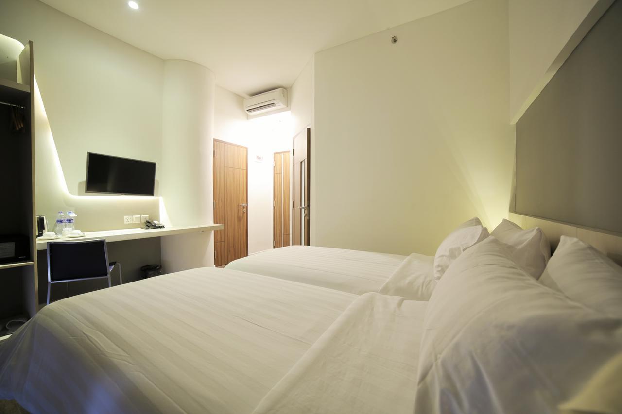 Ozone Hotel Pantai Indah Kapuk Jakarta Exterior foto