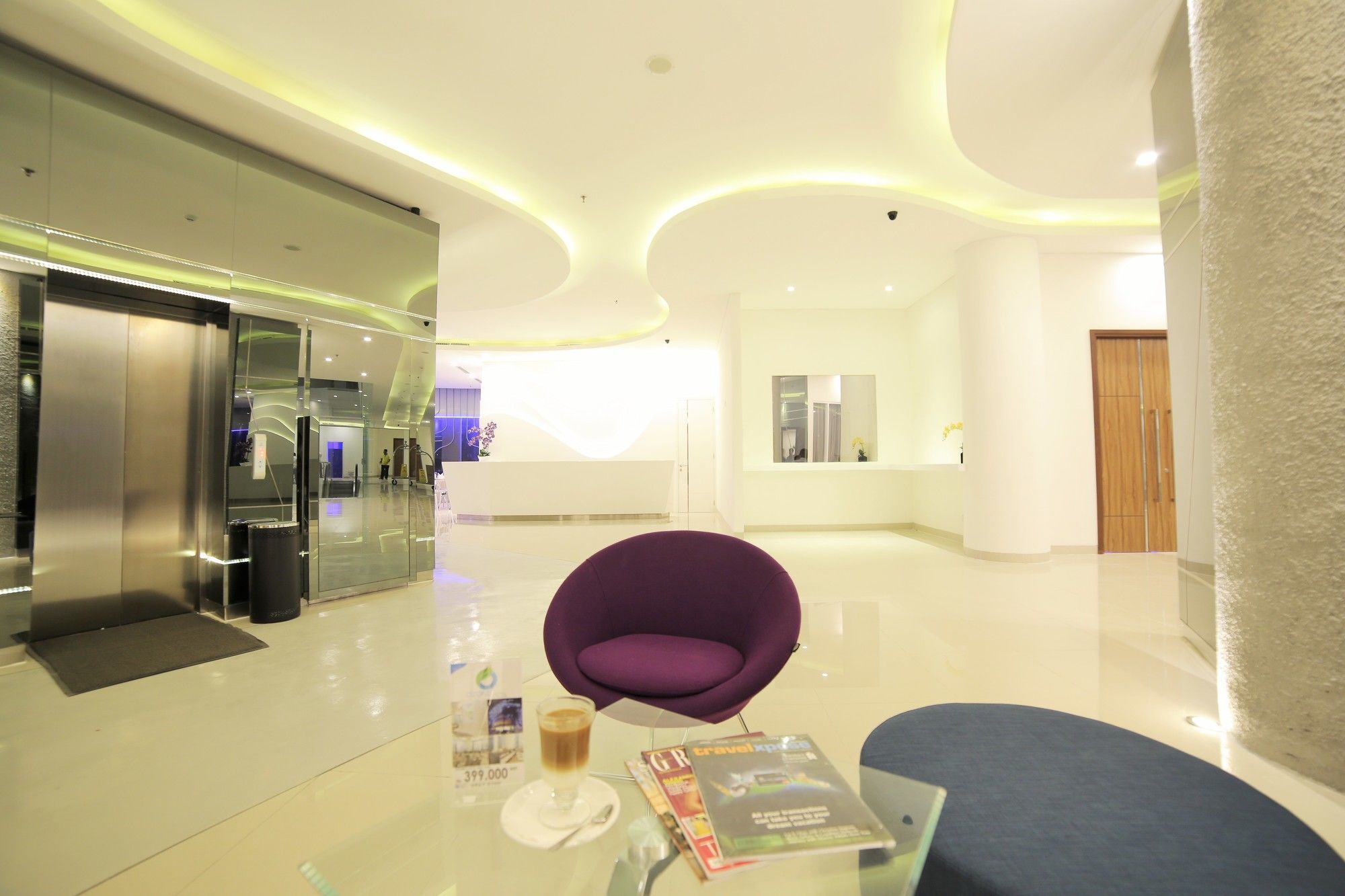 Ozone Hotel Pantai Indah Kapuk Jakarta Exterior foto